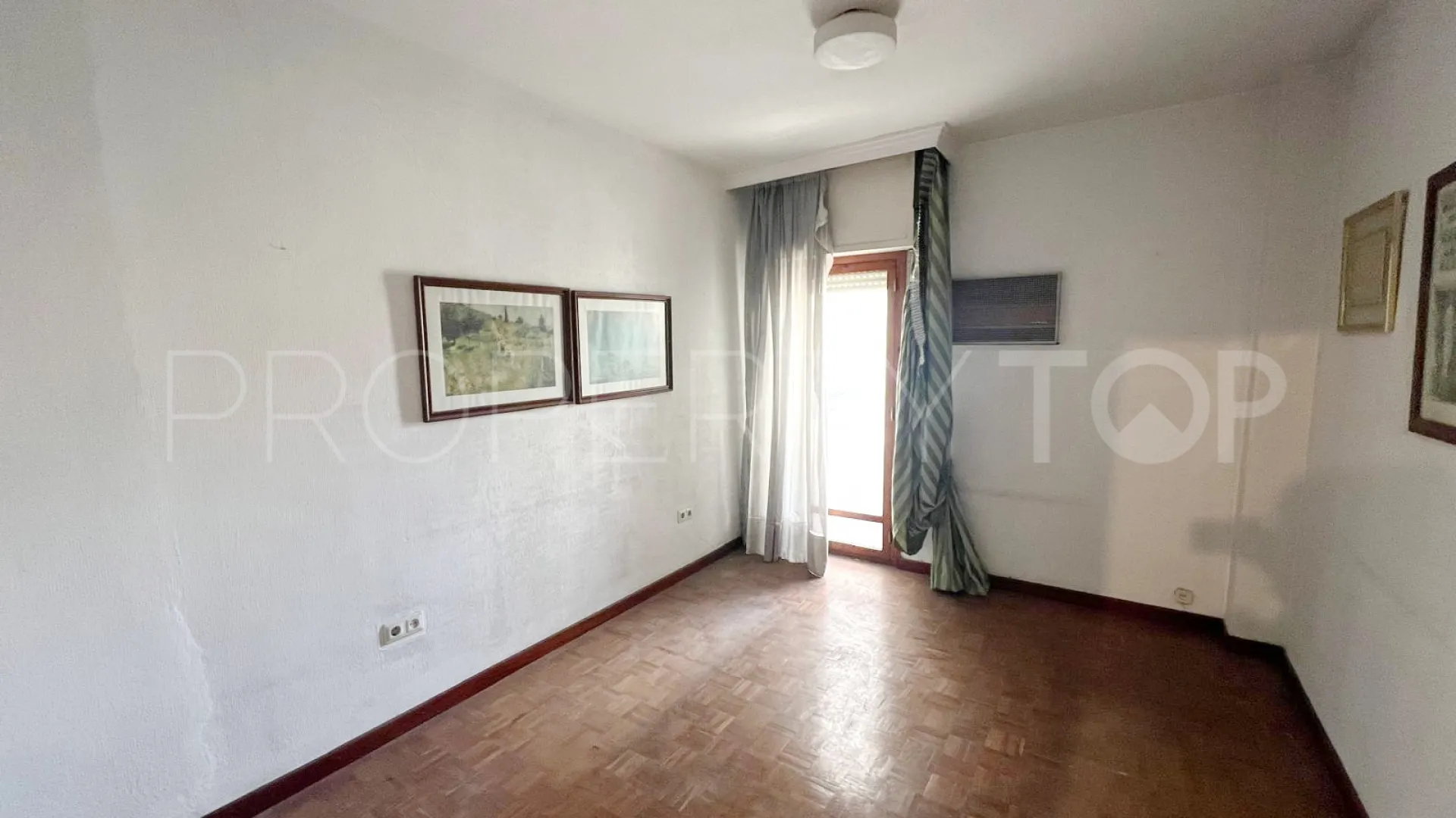 Apartamento en venta en Marbella Centro con 3 dormitorios