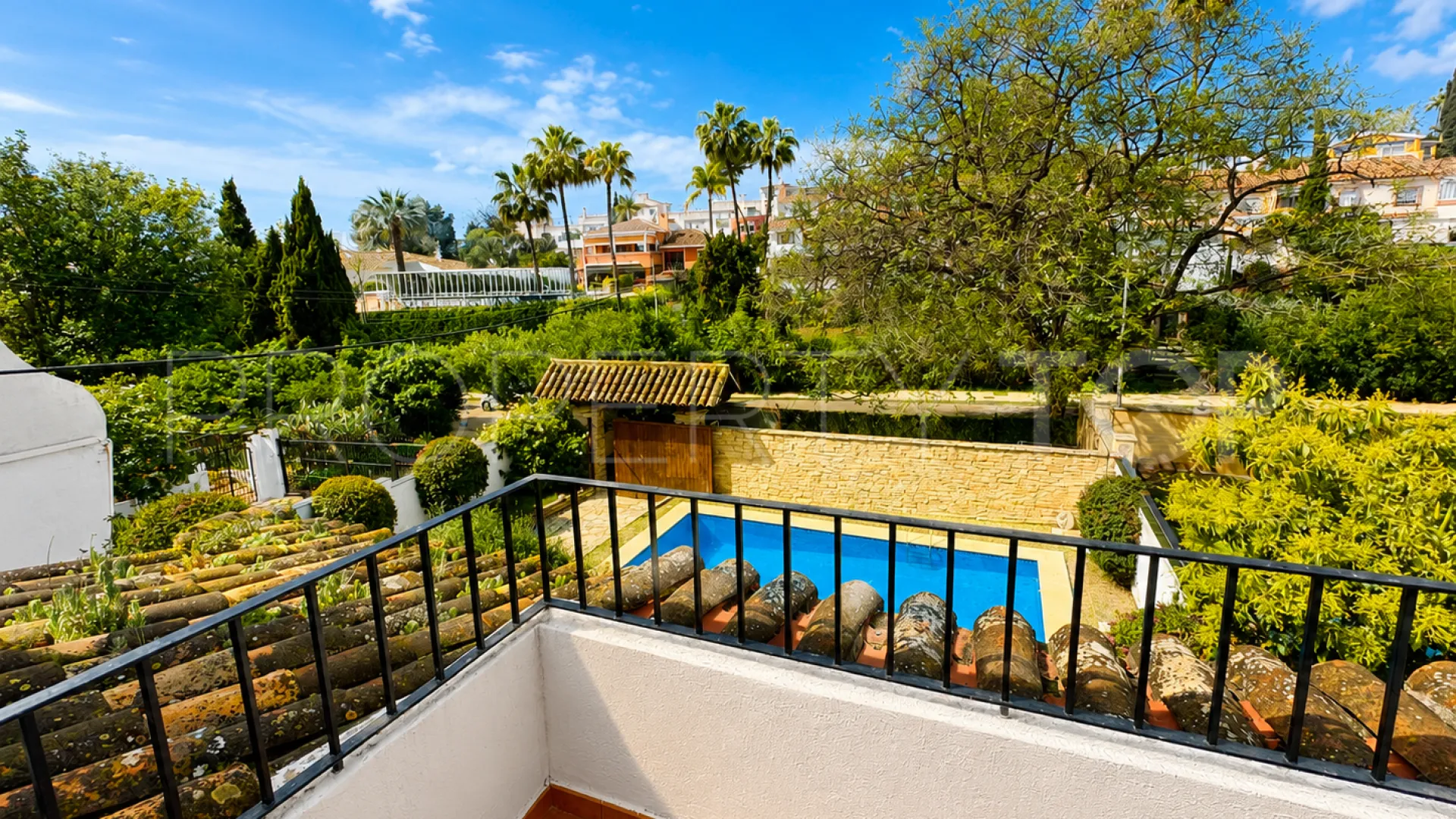 Pareado en venta en Nueva Andalucia con 3 dormitorios