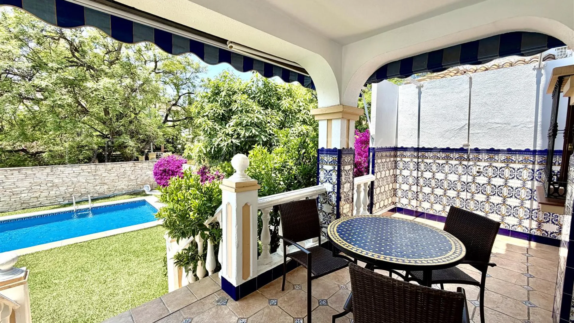 Pareado en venta en Nueva Andalucia con 3 dormitorios