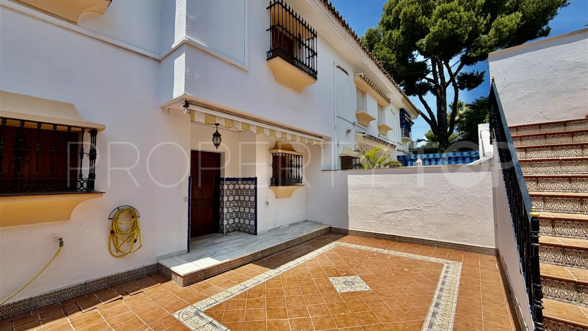 Pareado en venta en Nueva Andalucia con 3 dormitorios