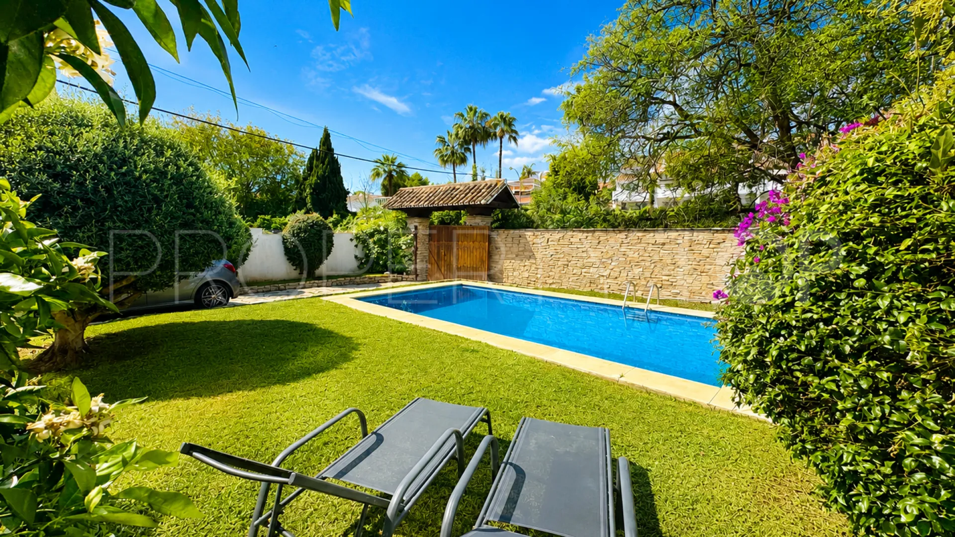 Pareado en venta en Nueva Andalucia con 3 dormitorios