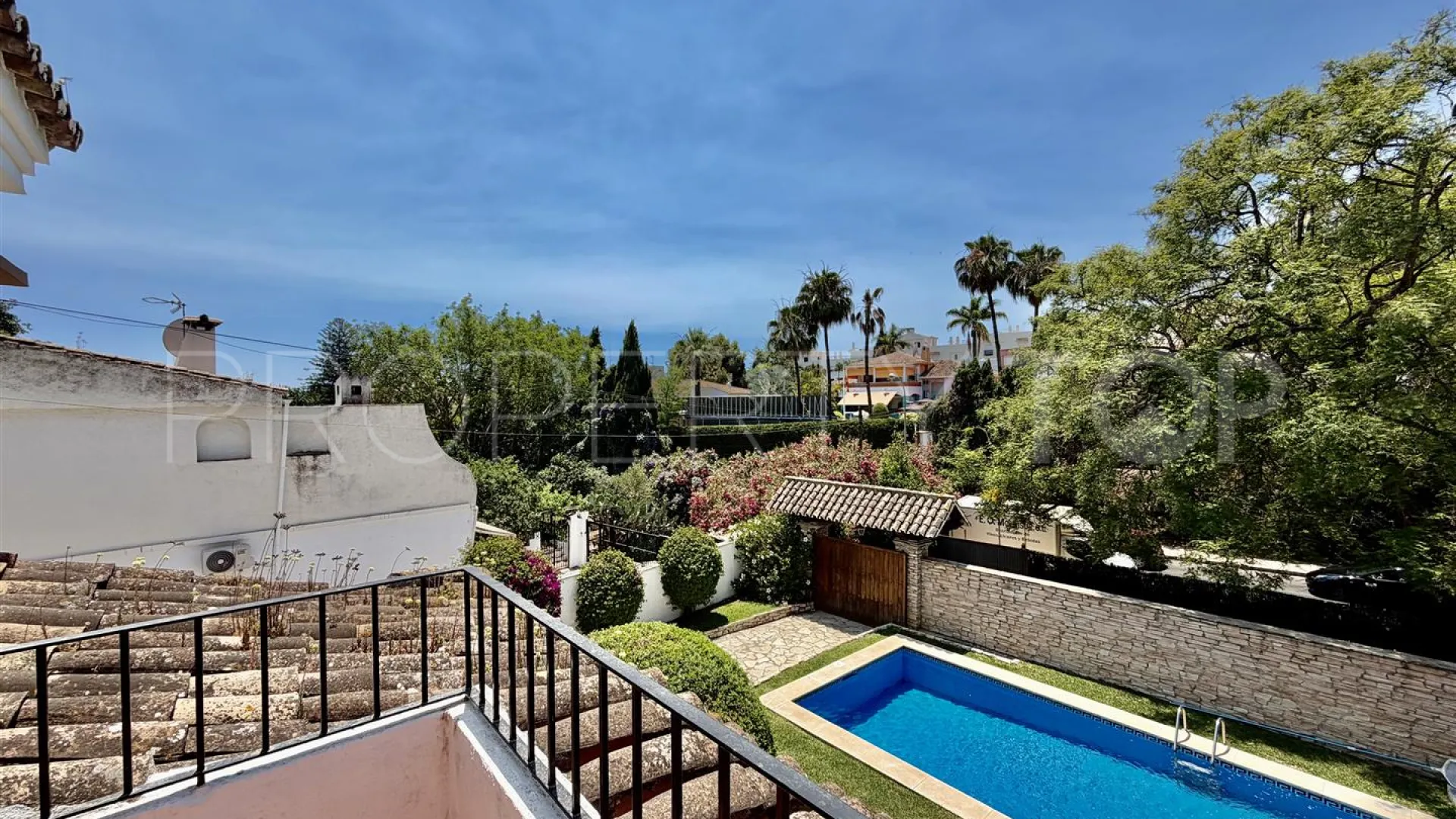 Pareado en venta en Nueva Andalucia con 3 dormitorios