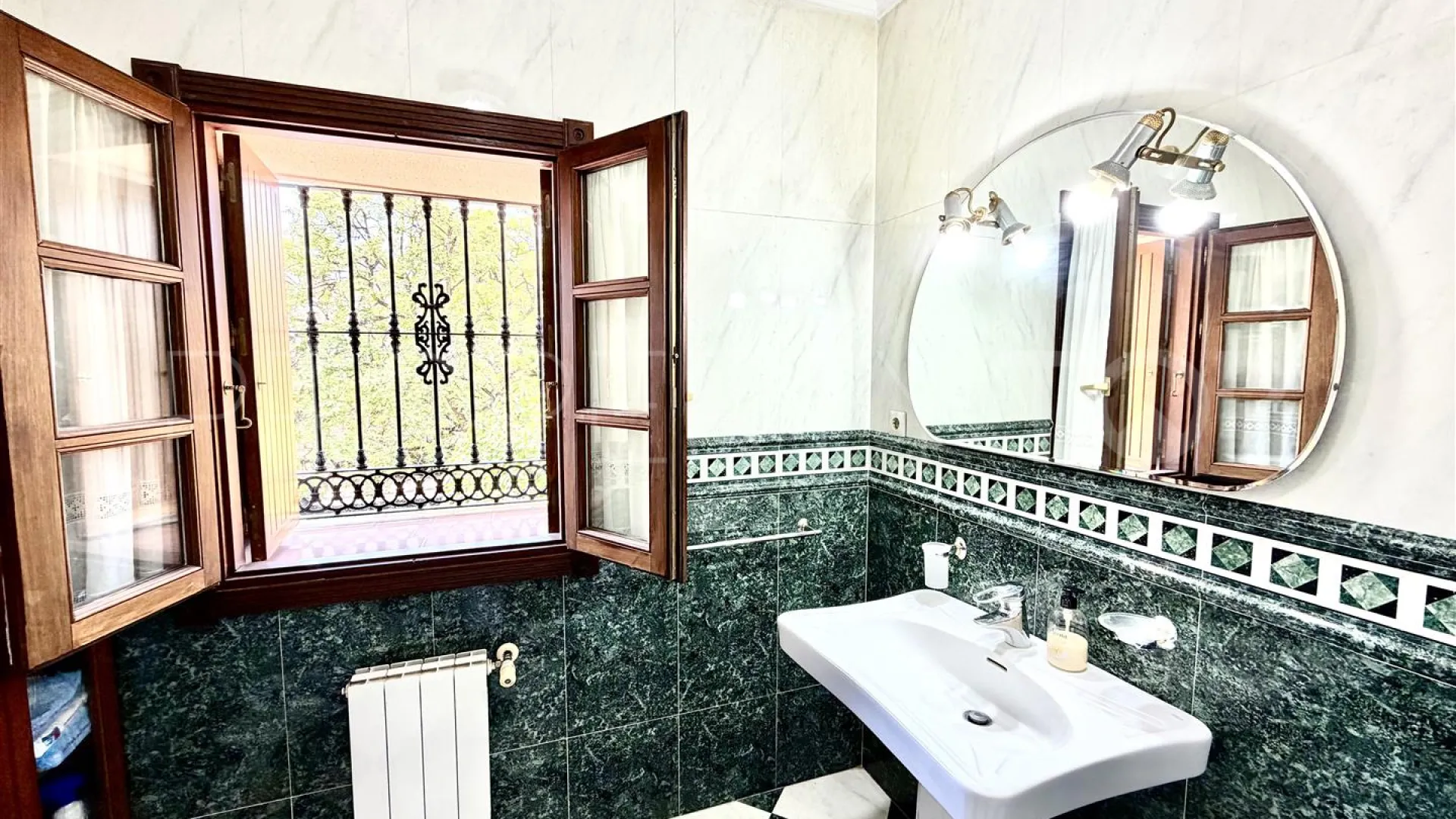 Pareado en venta en Nueva Andalucia con 3 dormitorios