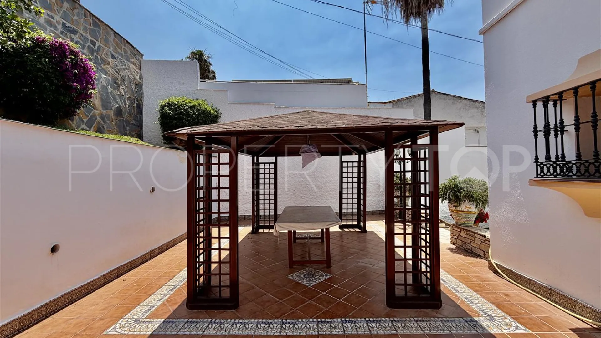 Pareado en venta en Nueva Andalucia con 3 dormitorios