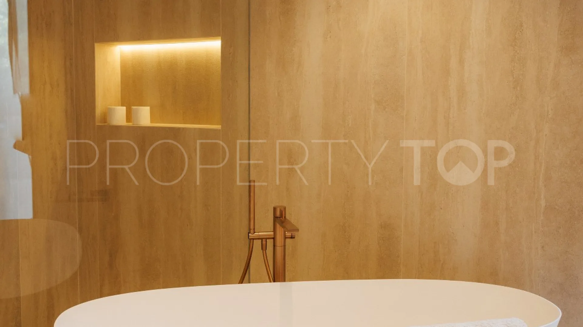 Villa for sale in Marbella Golden Mile with 4 bedrooms