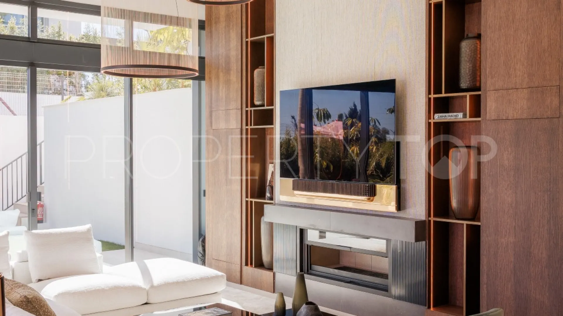 Villa for sale in Marbella Golden Mile with 4 bedrooms