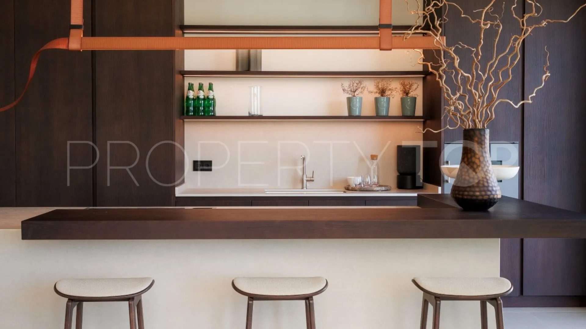 Villa for sale in Marbella Golden Mile with 4 bedrooms
