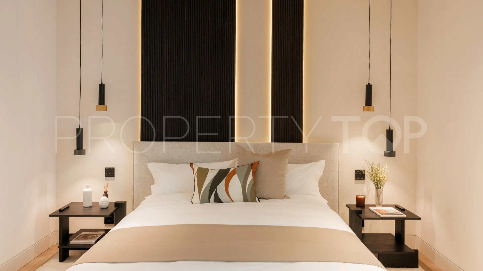 Villa for sale in Marbella Golden Mile with 4 bedrooms