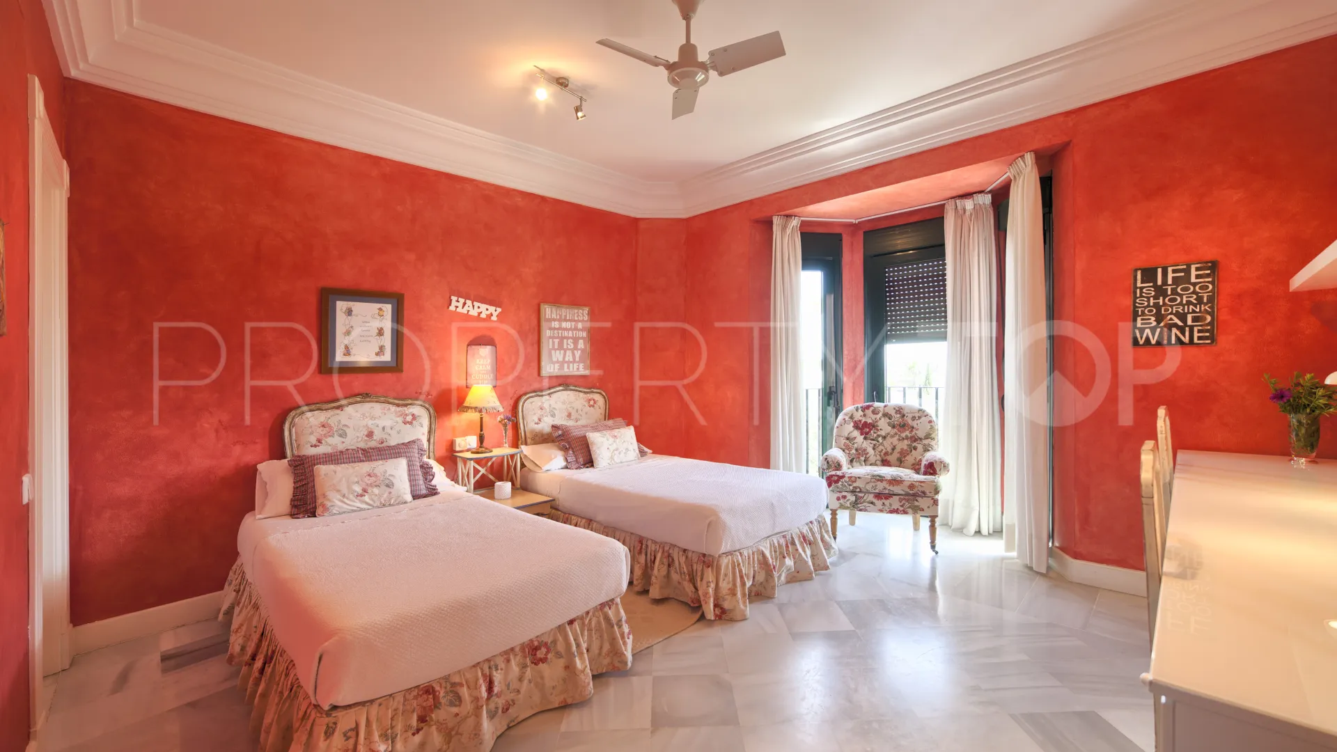 Altos de Puente Romano 5 bedrooms villa for sale