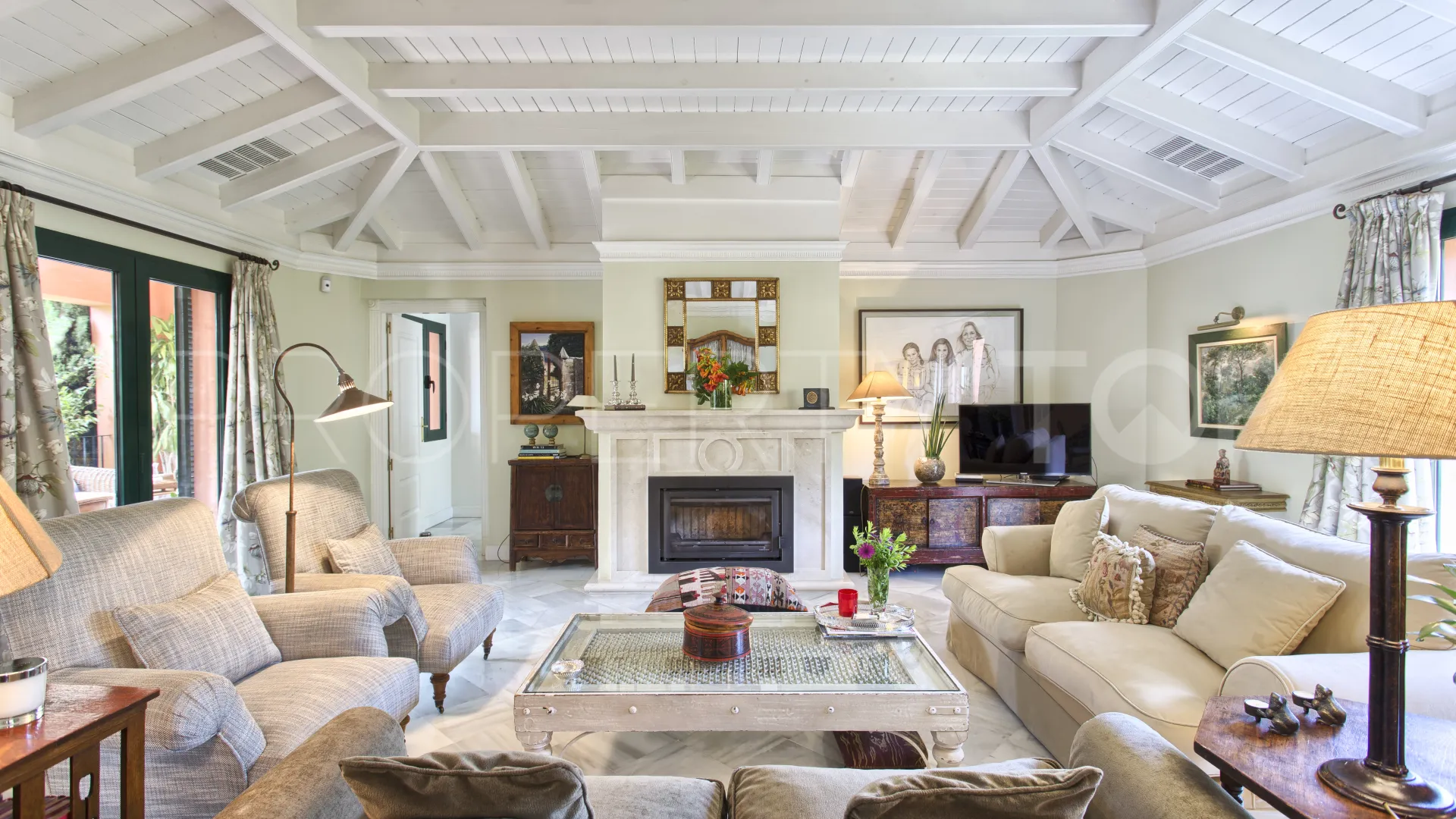 Altos de Puente Romano 5 bedrooms villa for sale