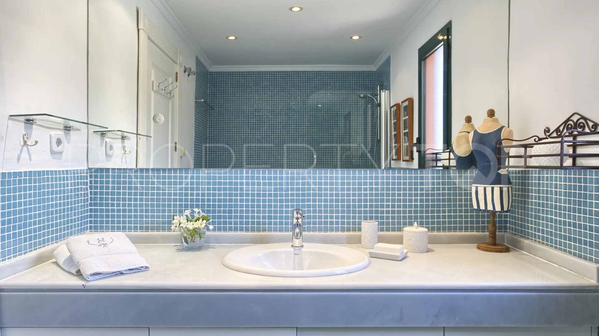 Altos de Puente Romano 5 bedrooms villa for sale