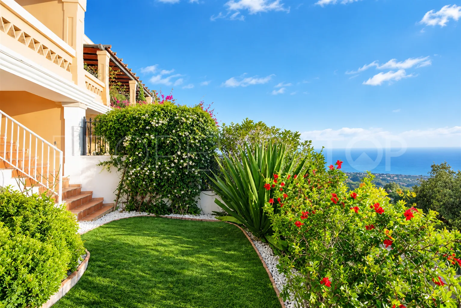 For sale Marbella East semi detached house with 3 bedrooms