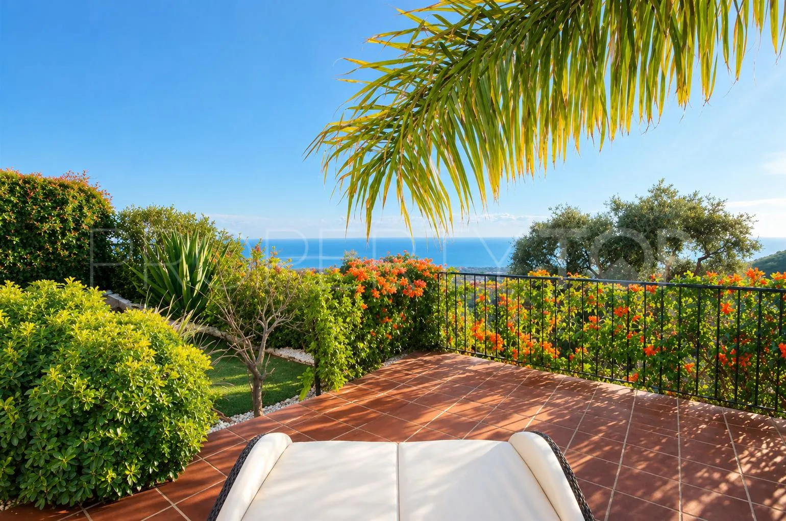 For sale Marbella East semi detached house with 3 bedrooms