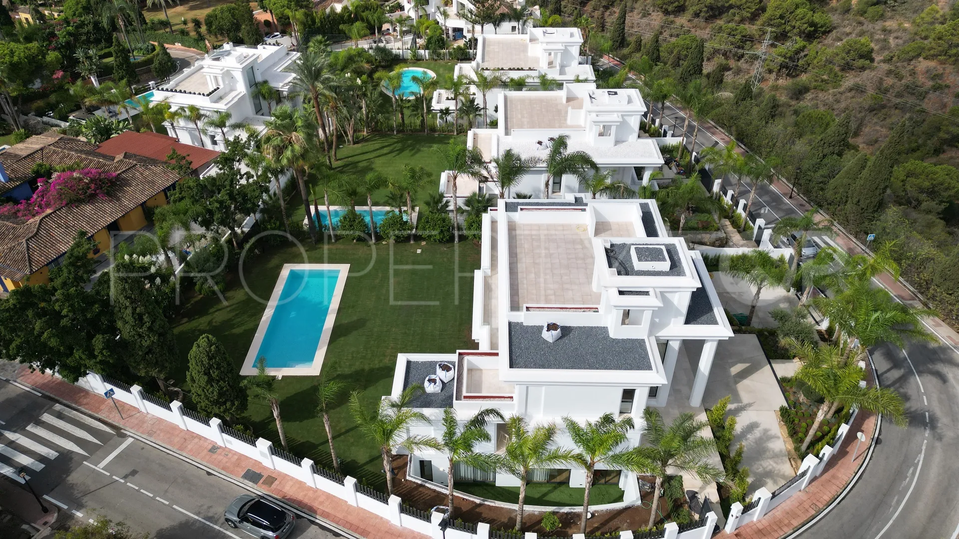 Se vende villa con 6 dormitorios en Las Lomas del Marbella Club