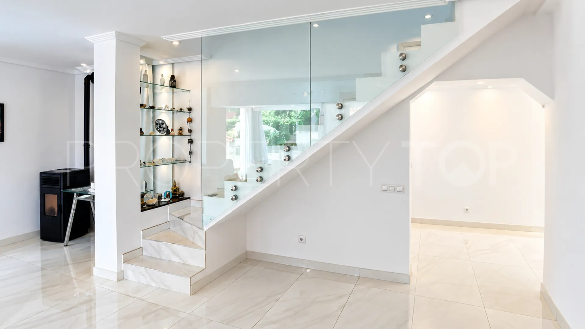 Villa for sale in Nagüeles with 4 bedrooms