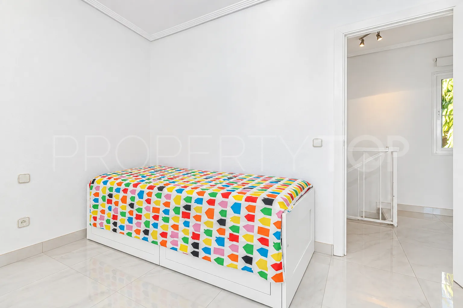 Villa for sale in Nagüeles with 4 bedrooms