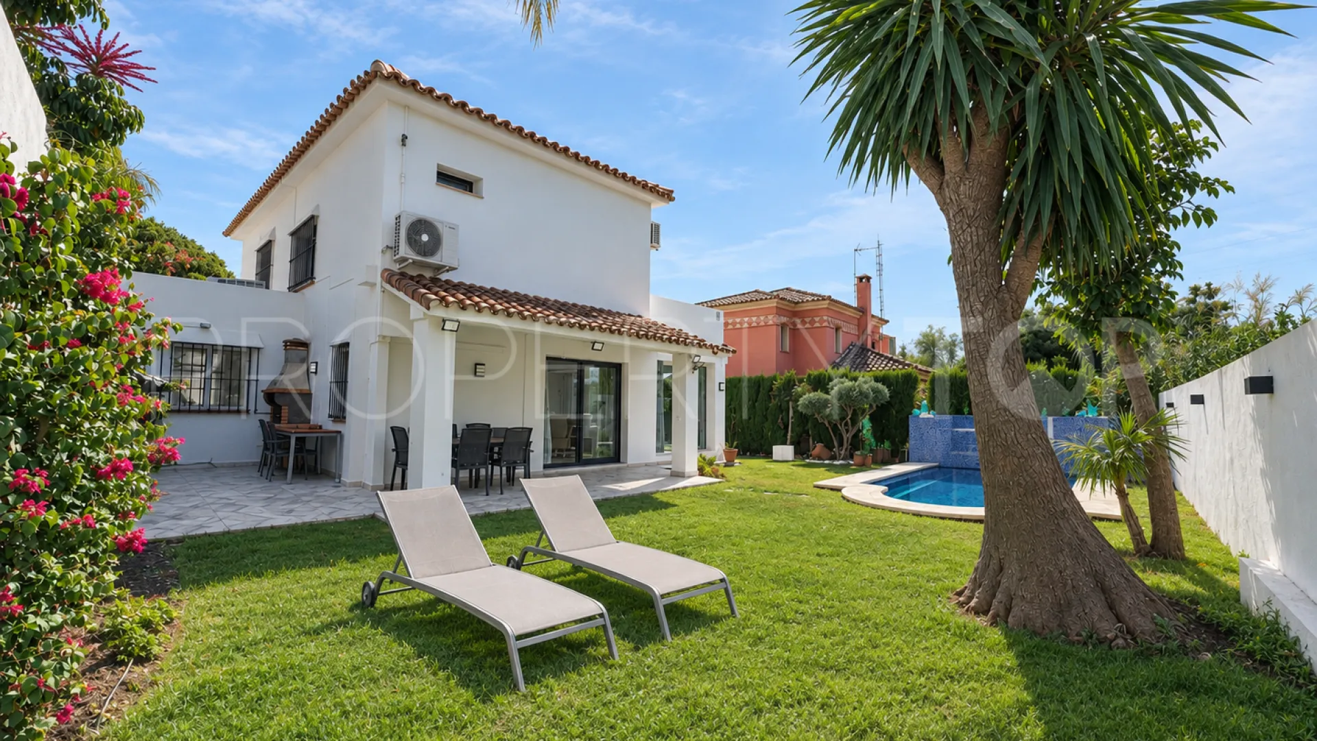 Villa for sale in Nagüeles with 4 bedrooms