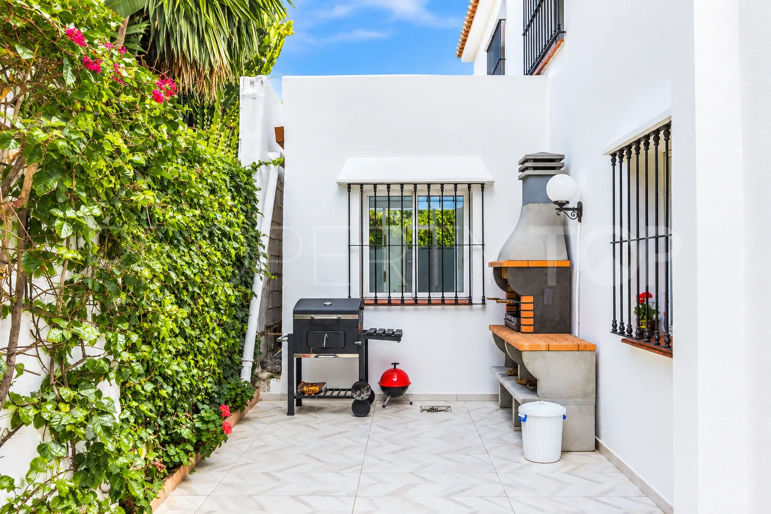 Villa for sale in Nagüeles with 4 bedrooms