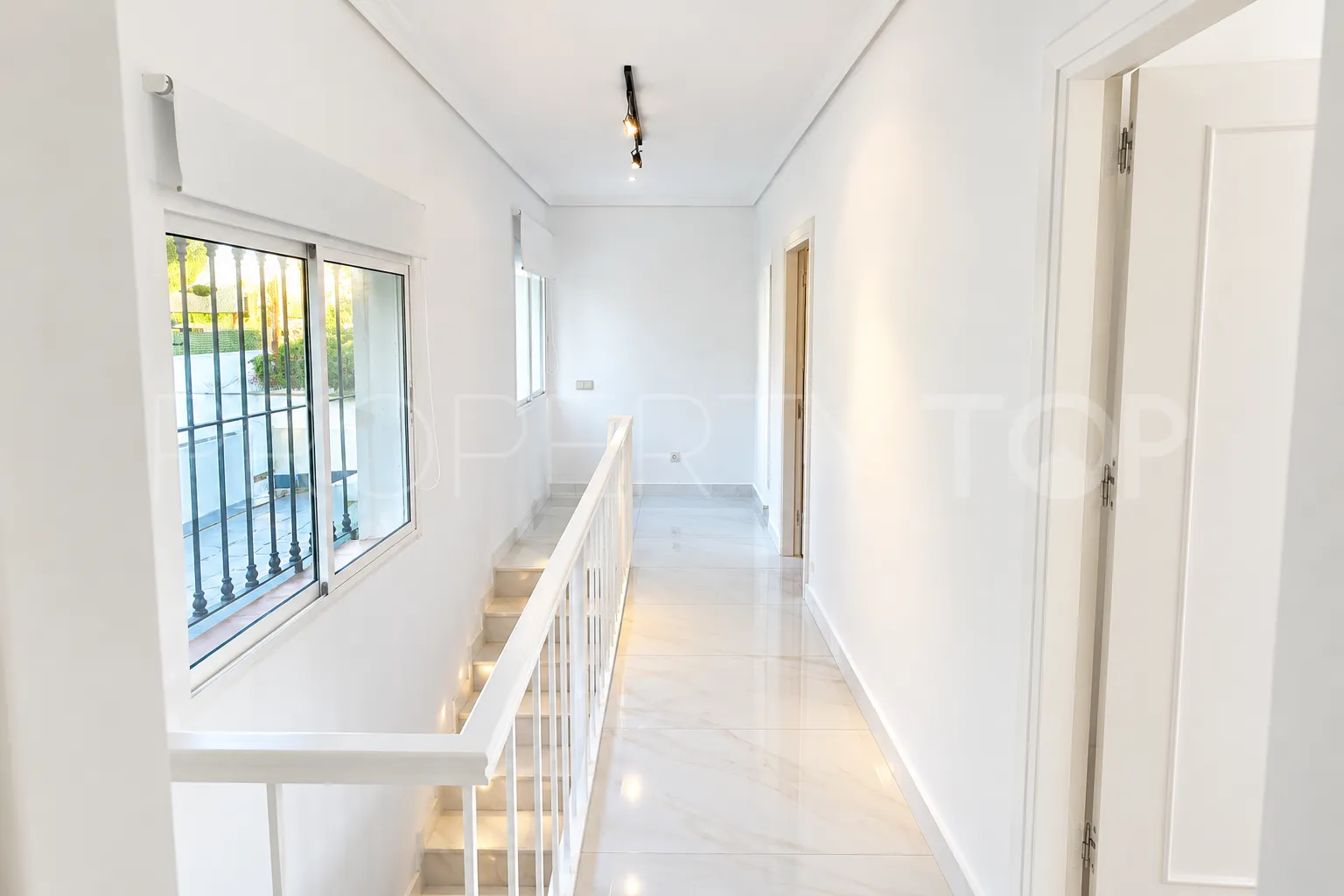 Villa for sale in Nagüeles with 4 bedrooms