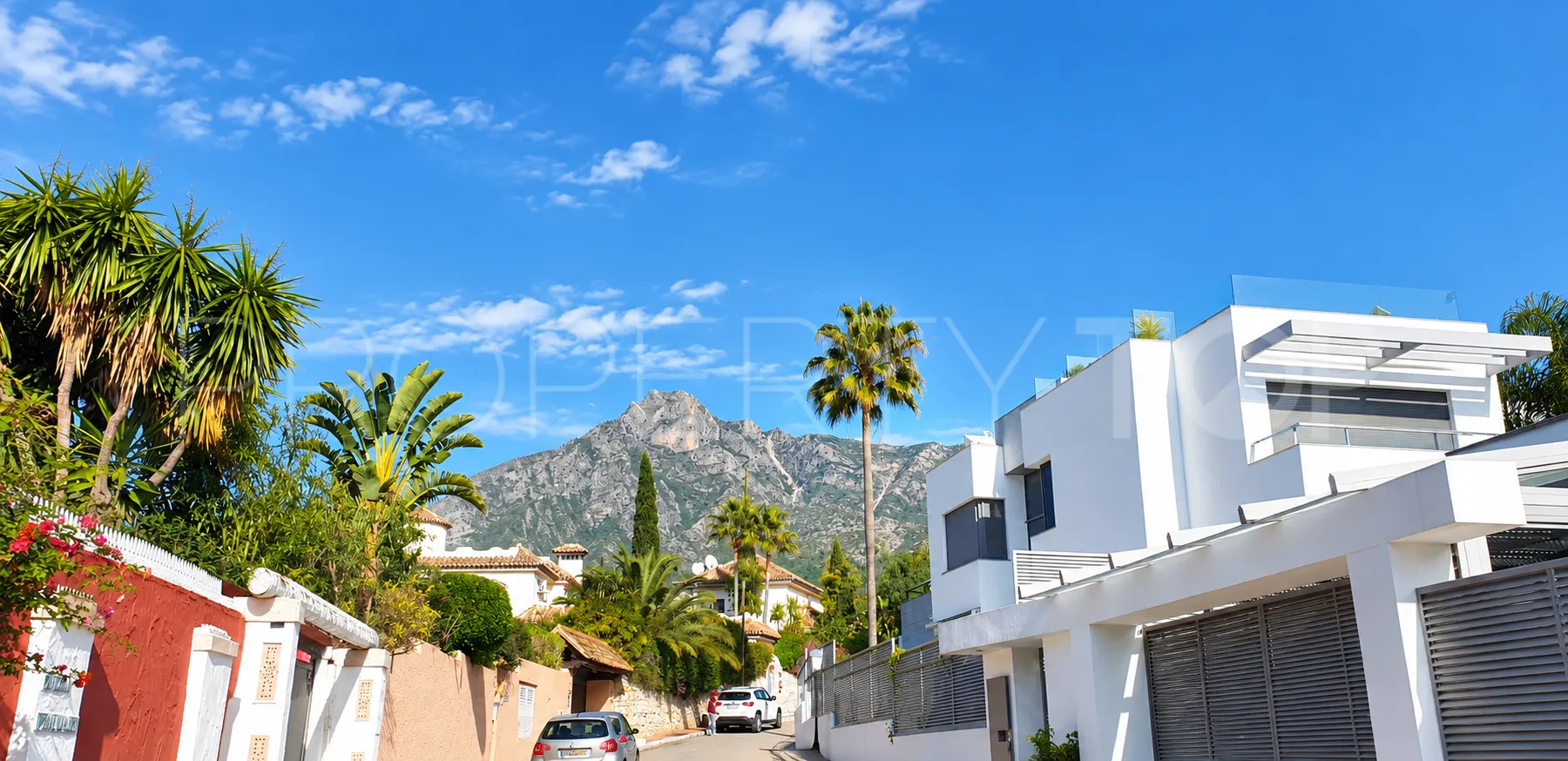 Villa for sale in Nagüeles with 4 bedrooms