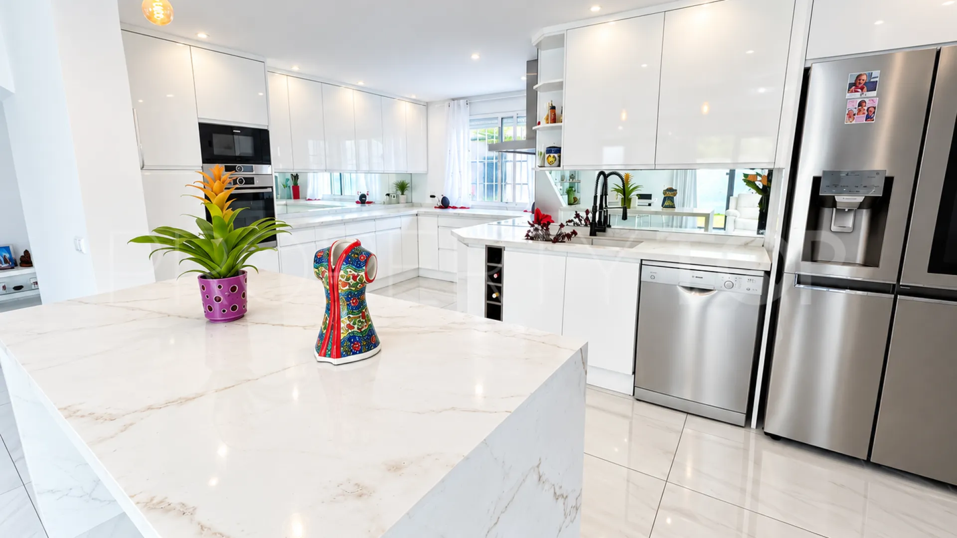 Villa for sale in Nagüeles with 4 bedrooms