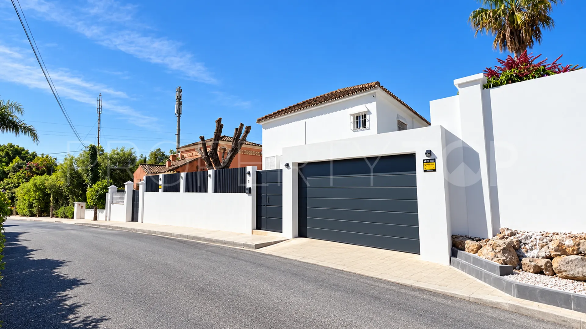 Villa for sale in Nagüeles with 4 bedrooms