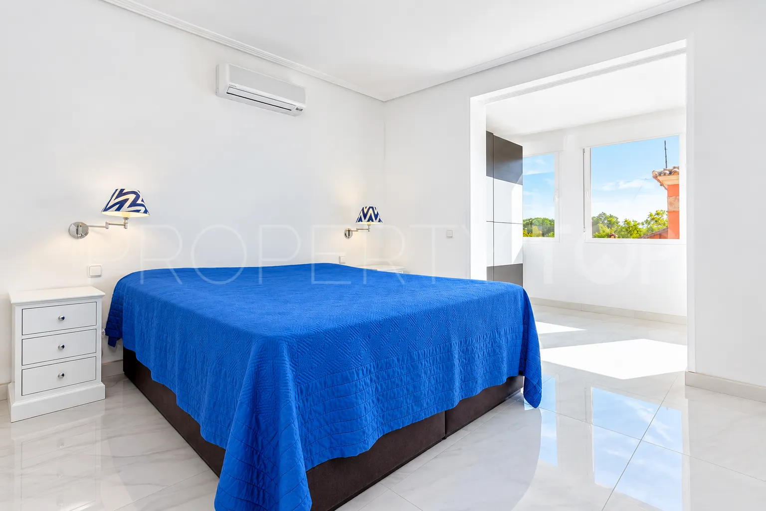 Villa for sale in Nagüeles with 4 bedrooms