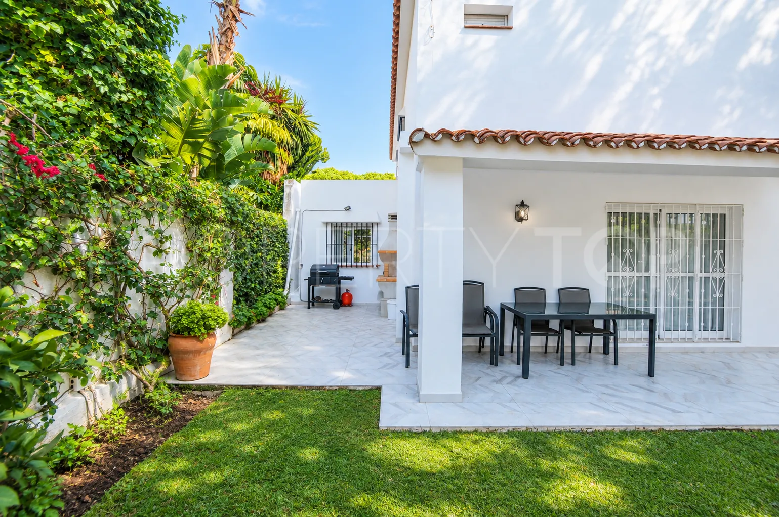 Villa for sale in Nagüeles with 4 bedrooms