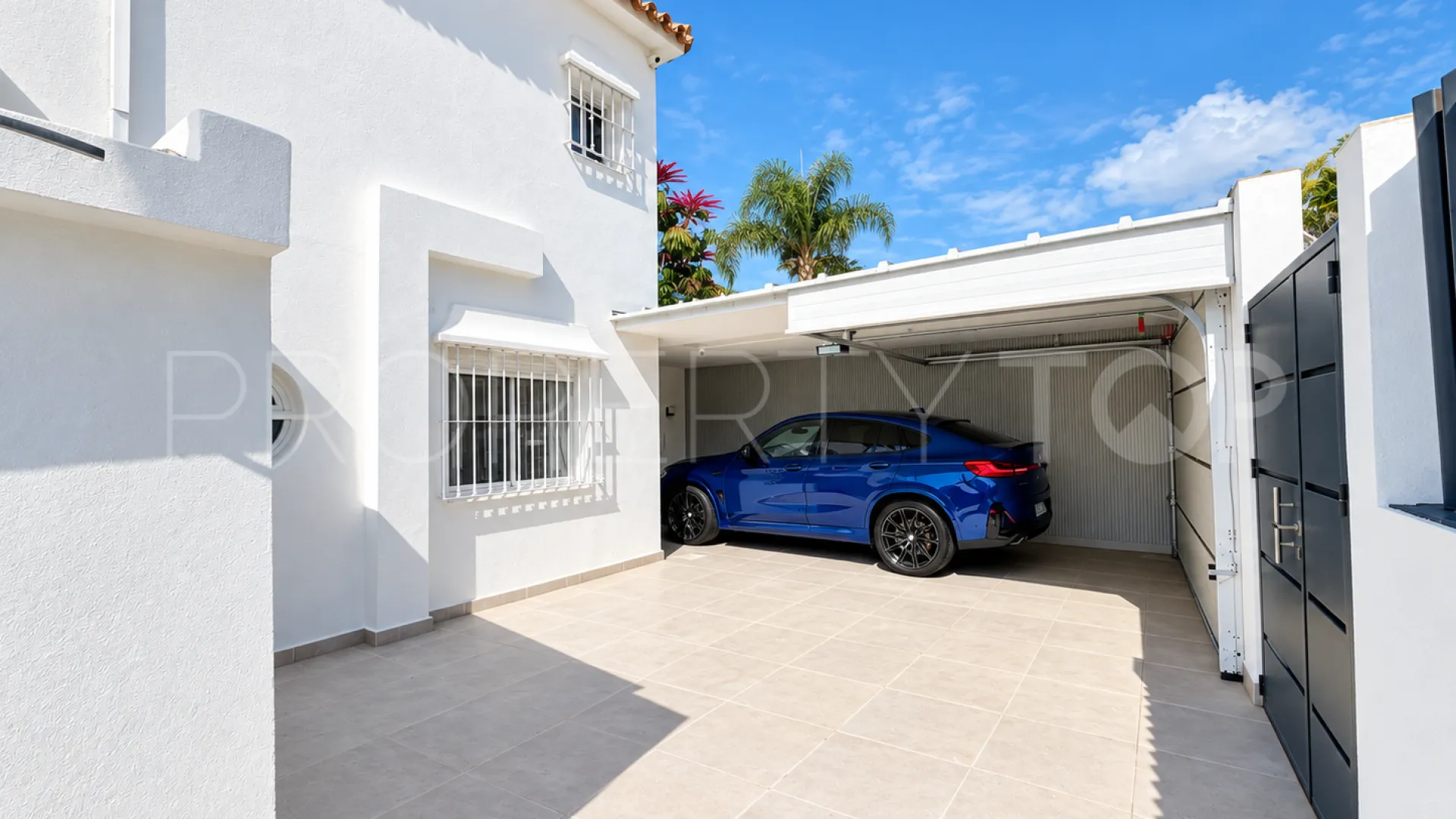 Villa for sale in Nagüeles with 4 bedrooms
