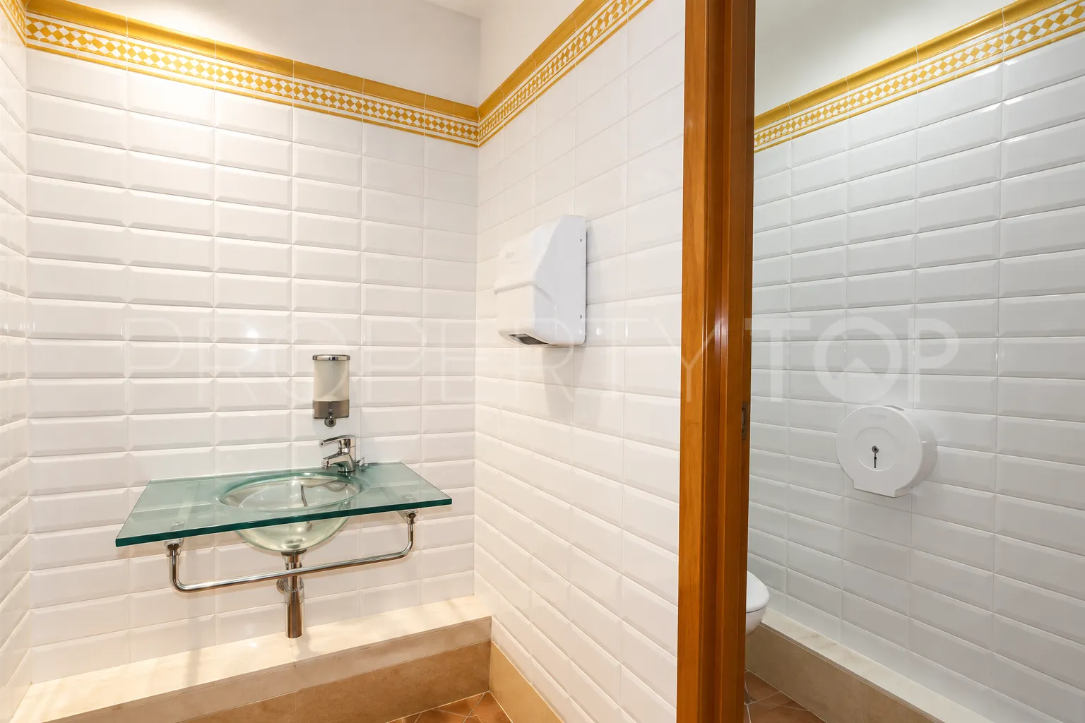 Comprar local comercial en Marbella Centro