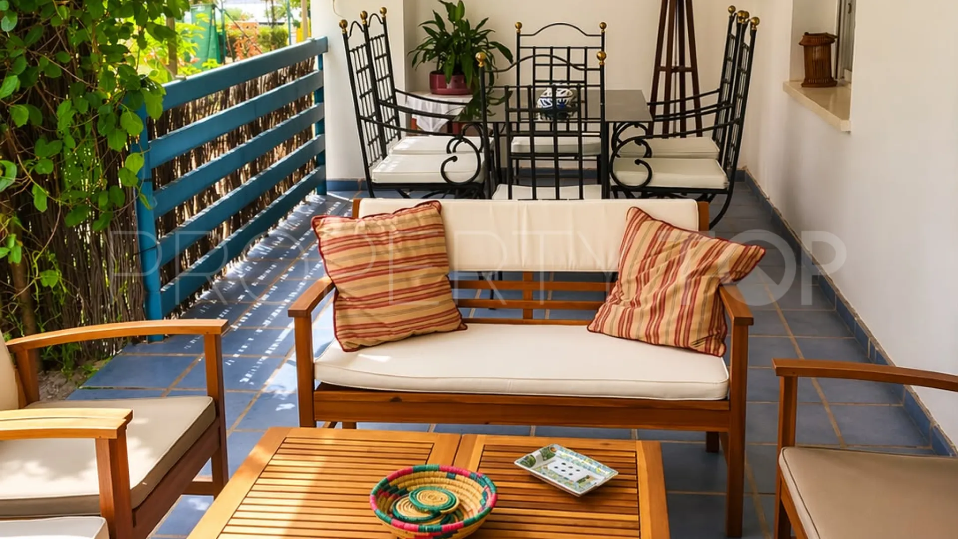 For sale 2 bedrooms ground floor apartment in Nueva Andalucia