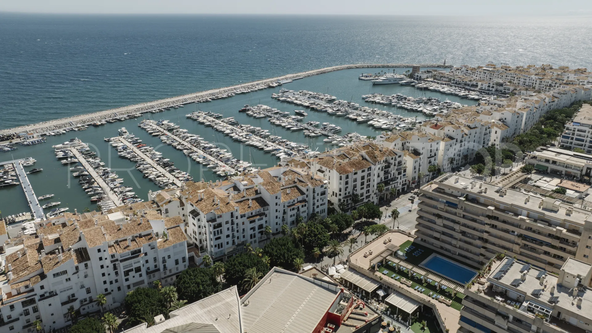 Commercial premises for sale in Benabola