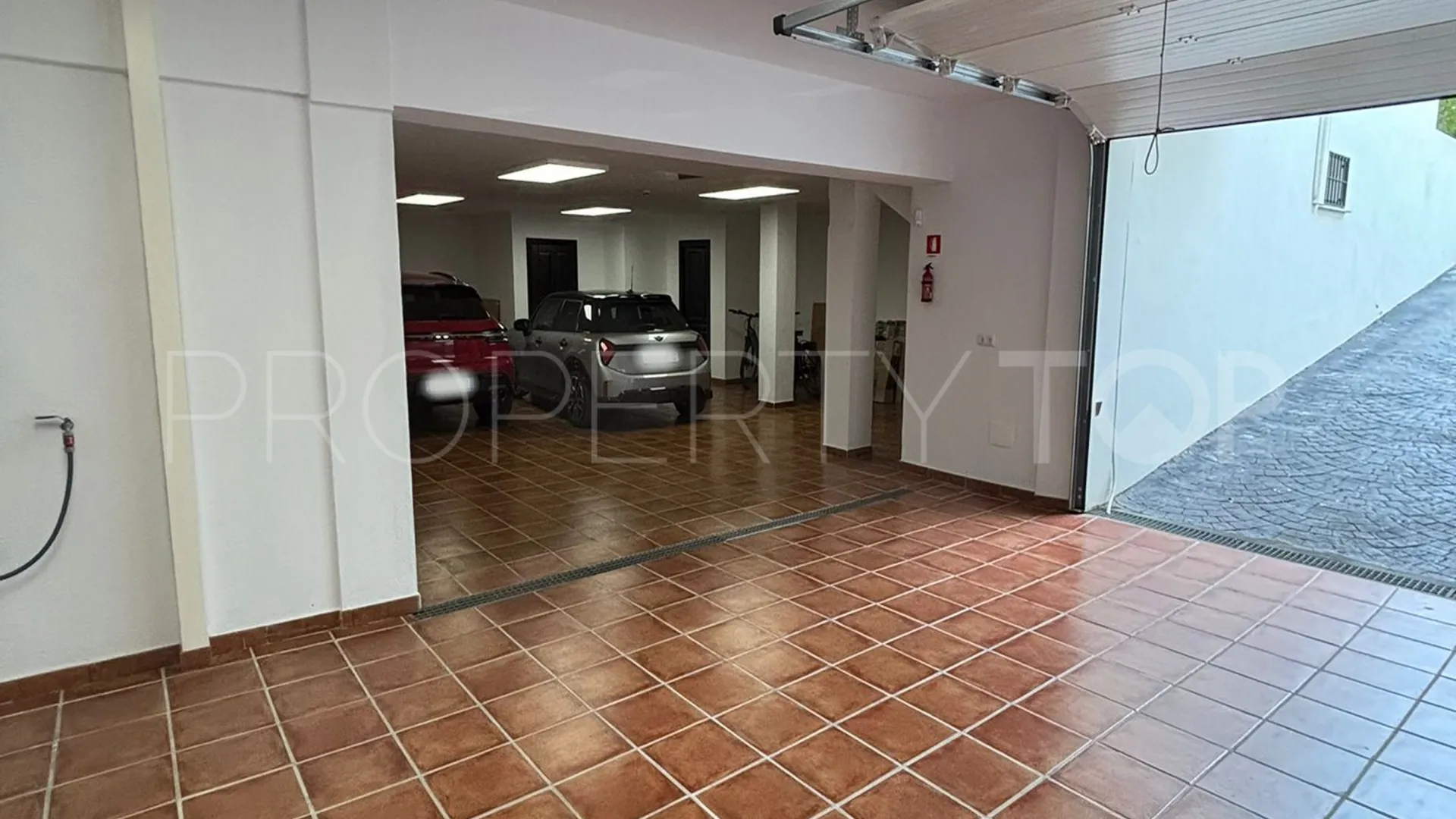 For sale Guadalmina Alta villa with 4 bedrooms