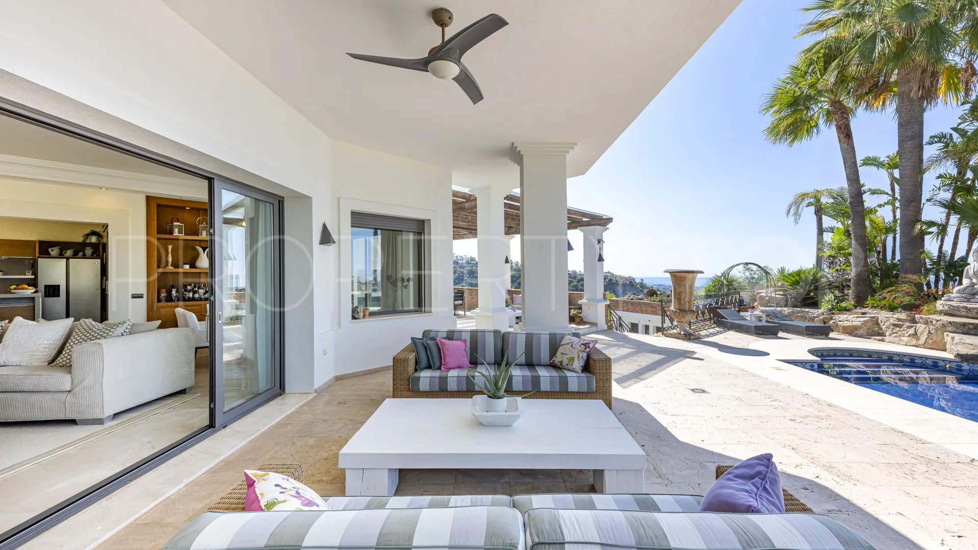 Los Arqueros villa for sale
