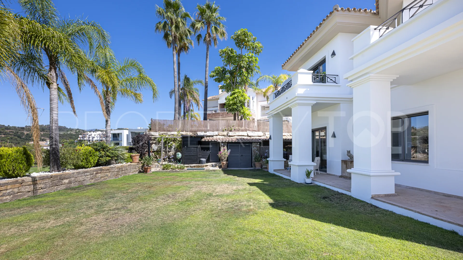 Los Arqueros villa for sale