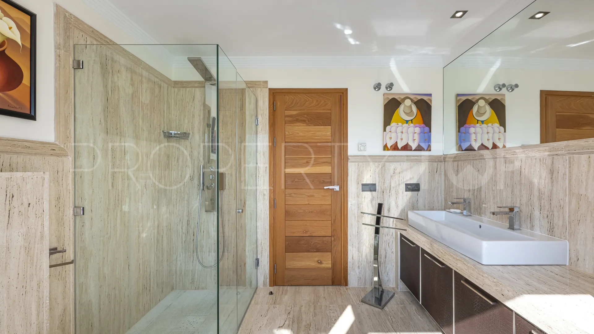 Los Arqueros villa for sale