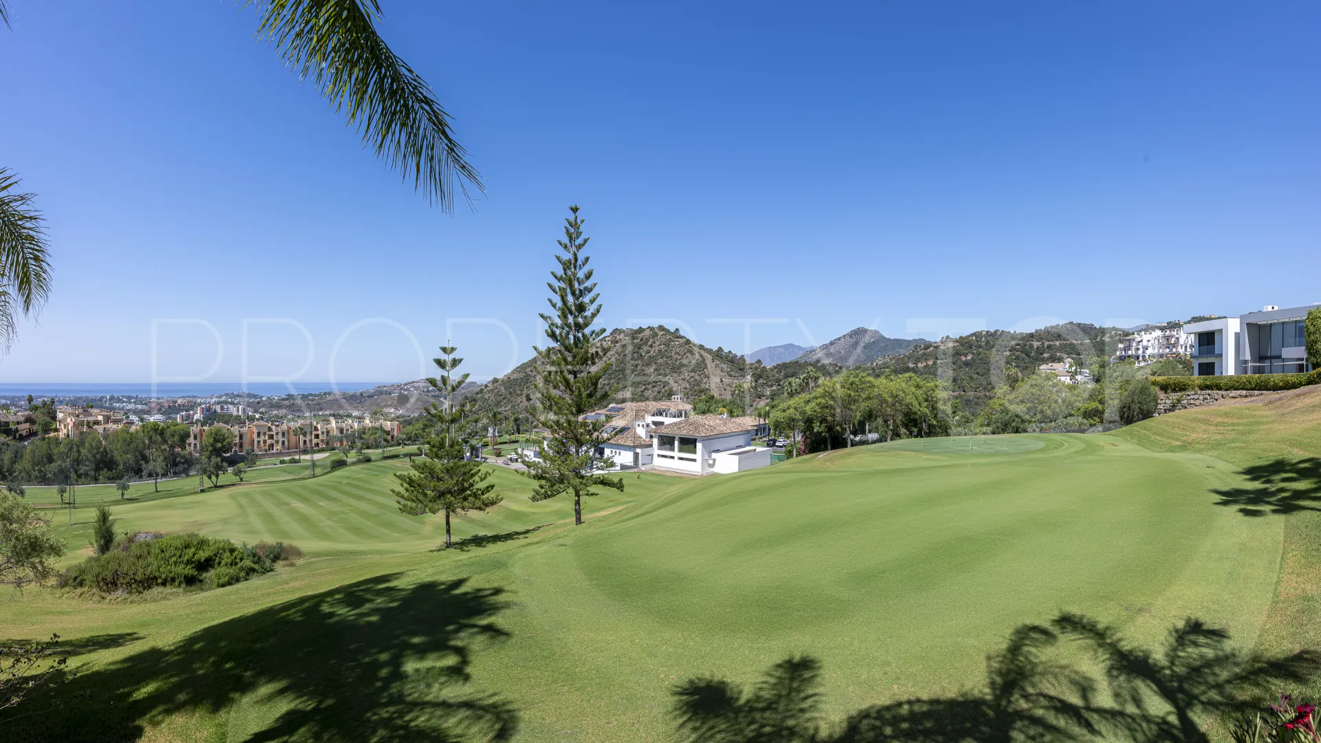 Los Arqueros villa for sale