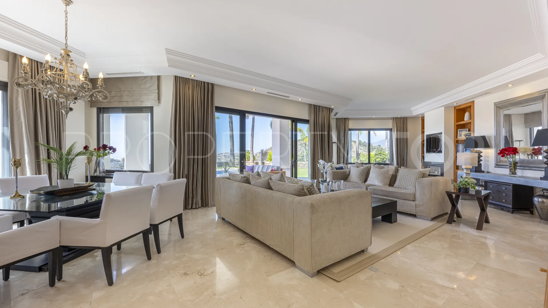 Los Arqueros villa for sale