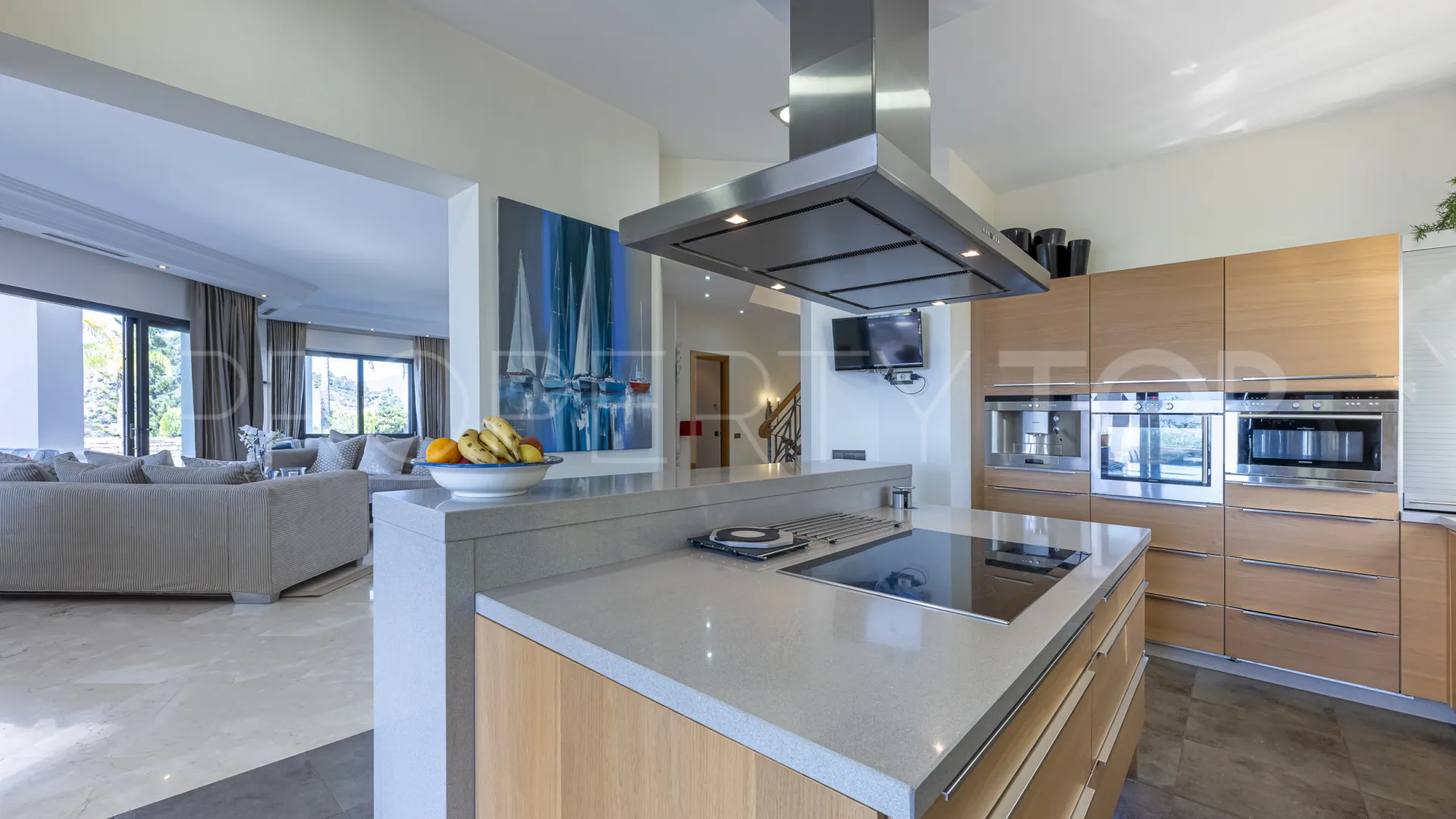 Los Arqueros villa for sale