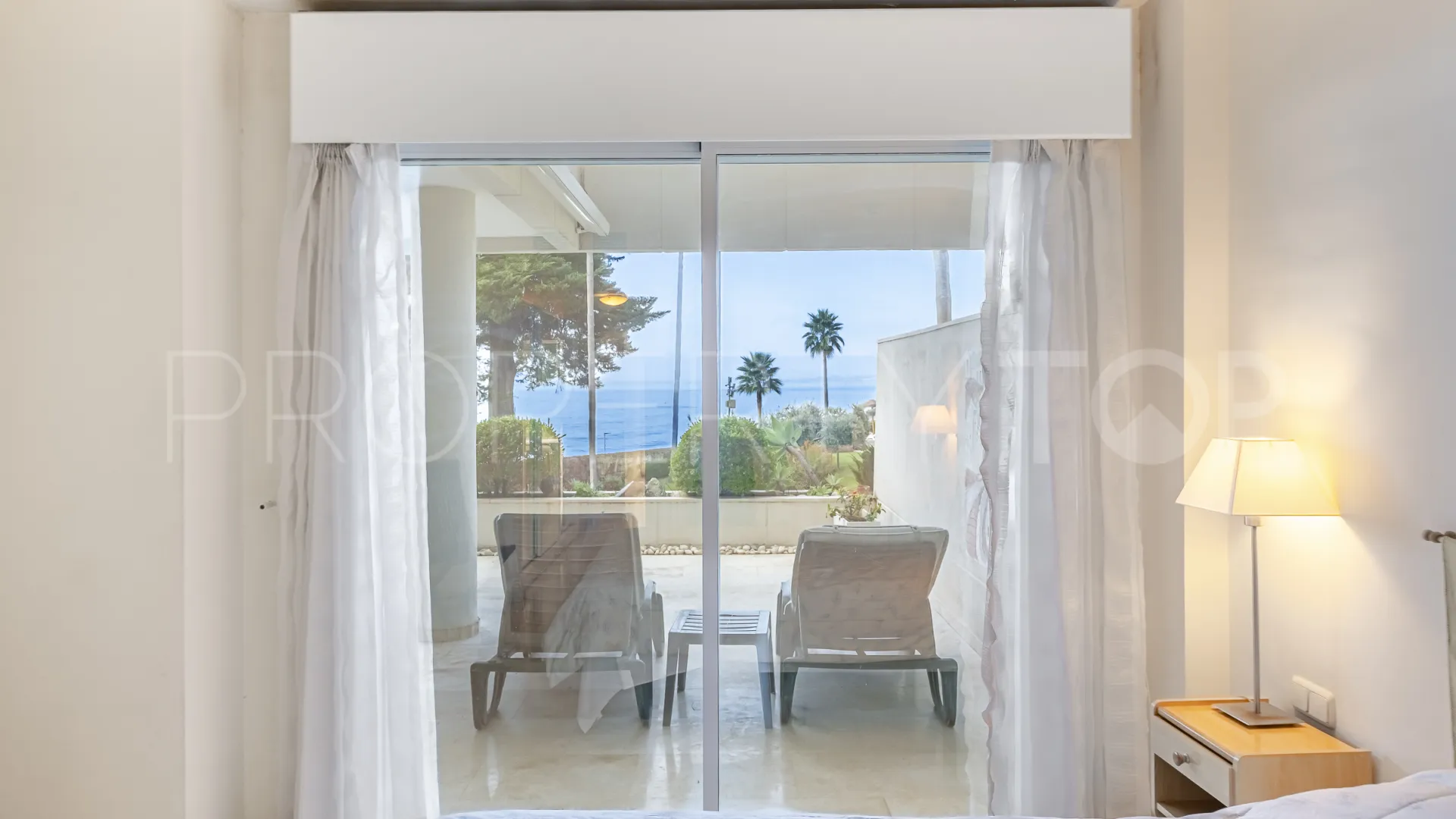 Se vende apartamento planta baja en Estepona de 3 dormitorios