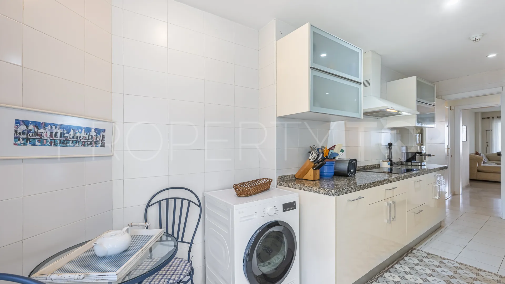 Se vende apartamento planta baja en Estepona de 3 dormitorios