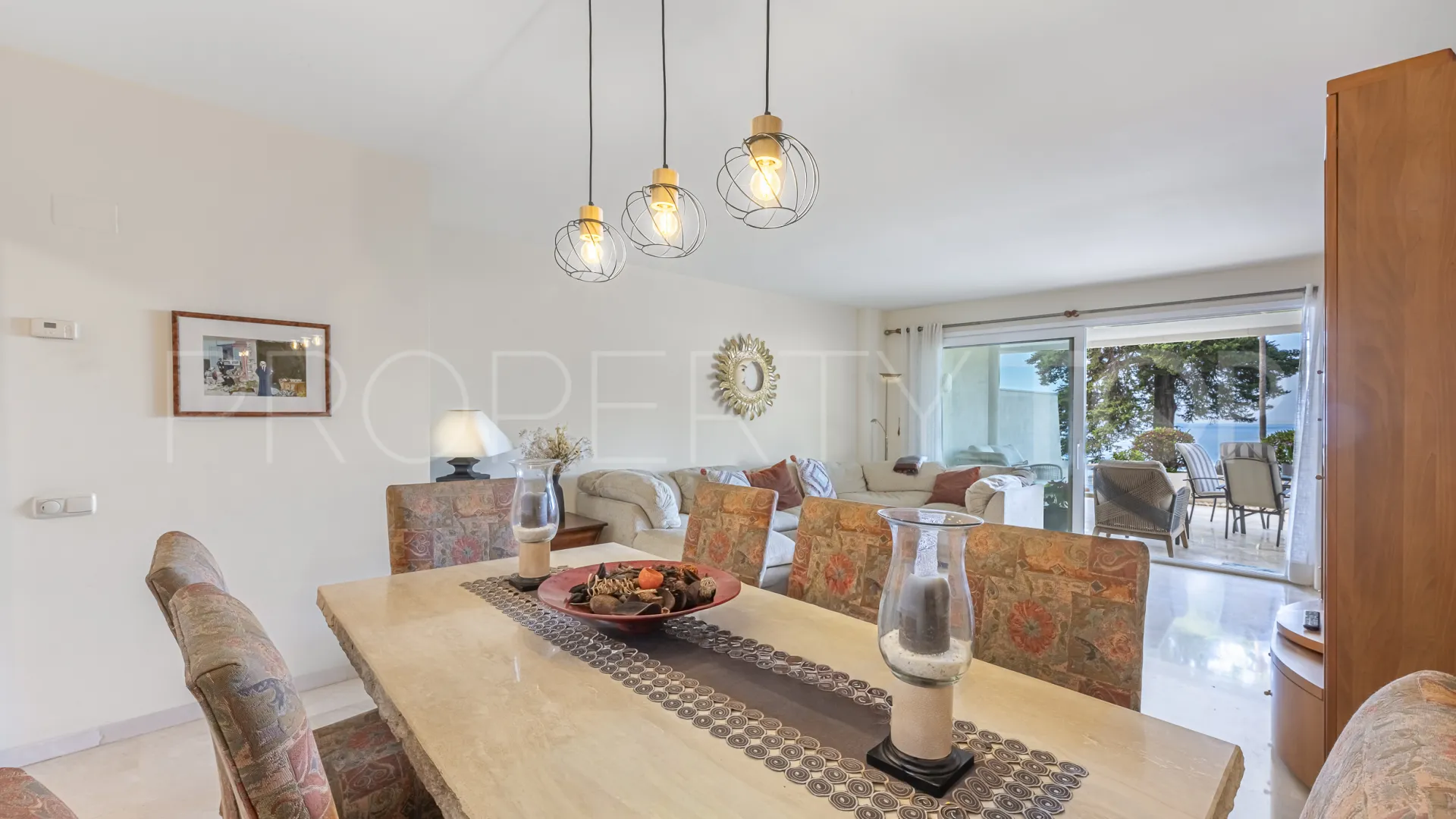 Se vende apartamento planta baja en Estepona de 3 dormitorios