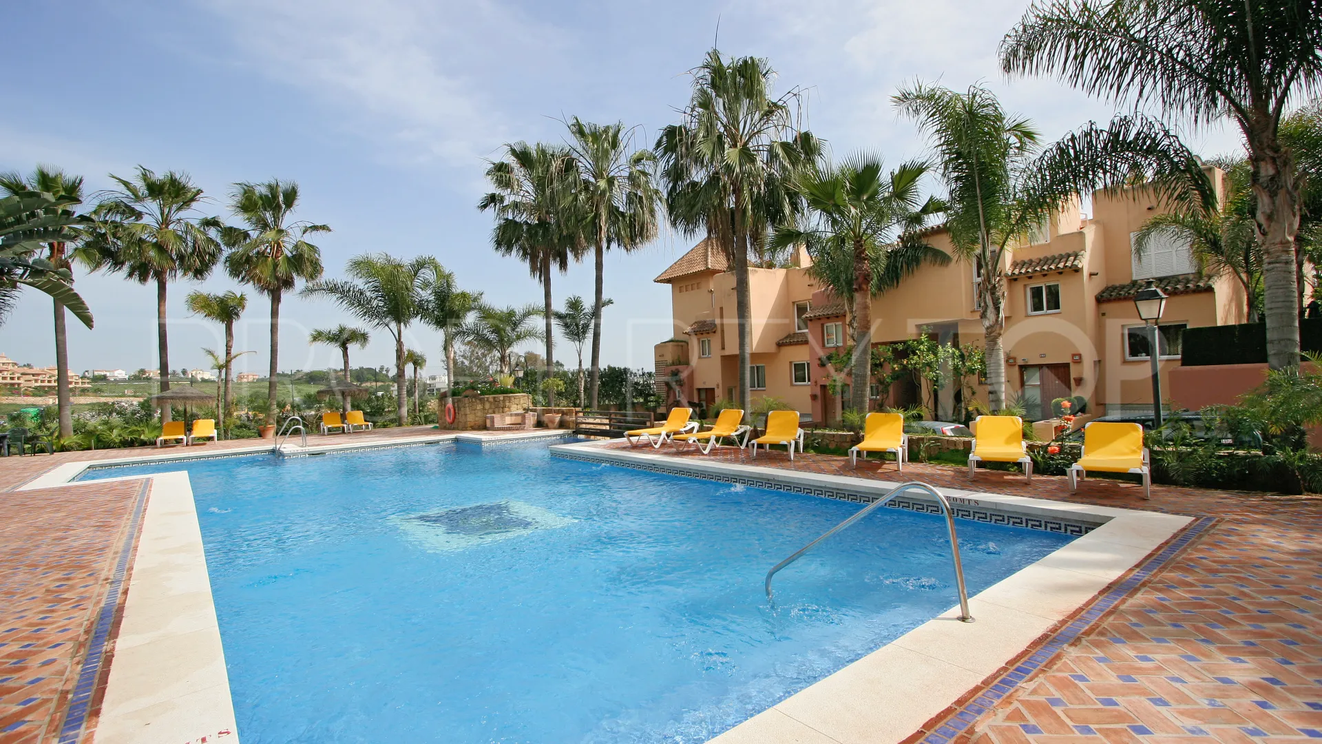 Town house for sale in Condes de Iza with 4 bedrooms