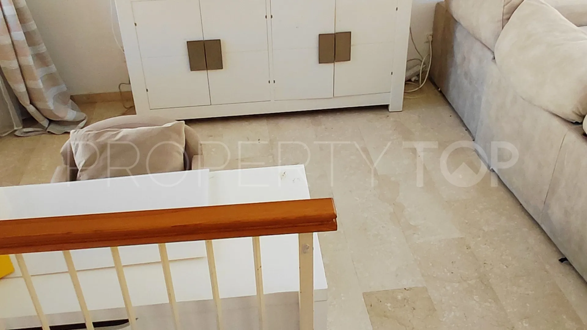 Town house for sale in Condes de Iza with 4 bedrooms