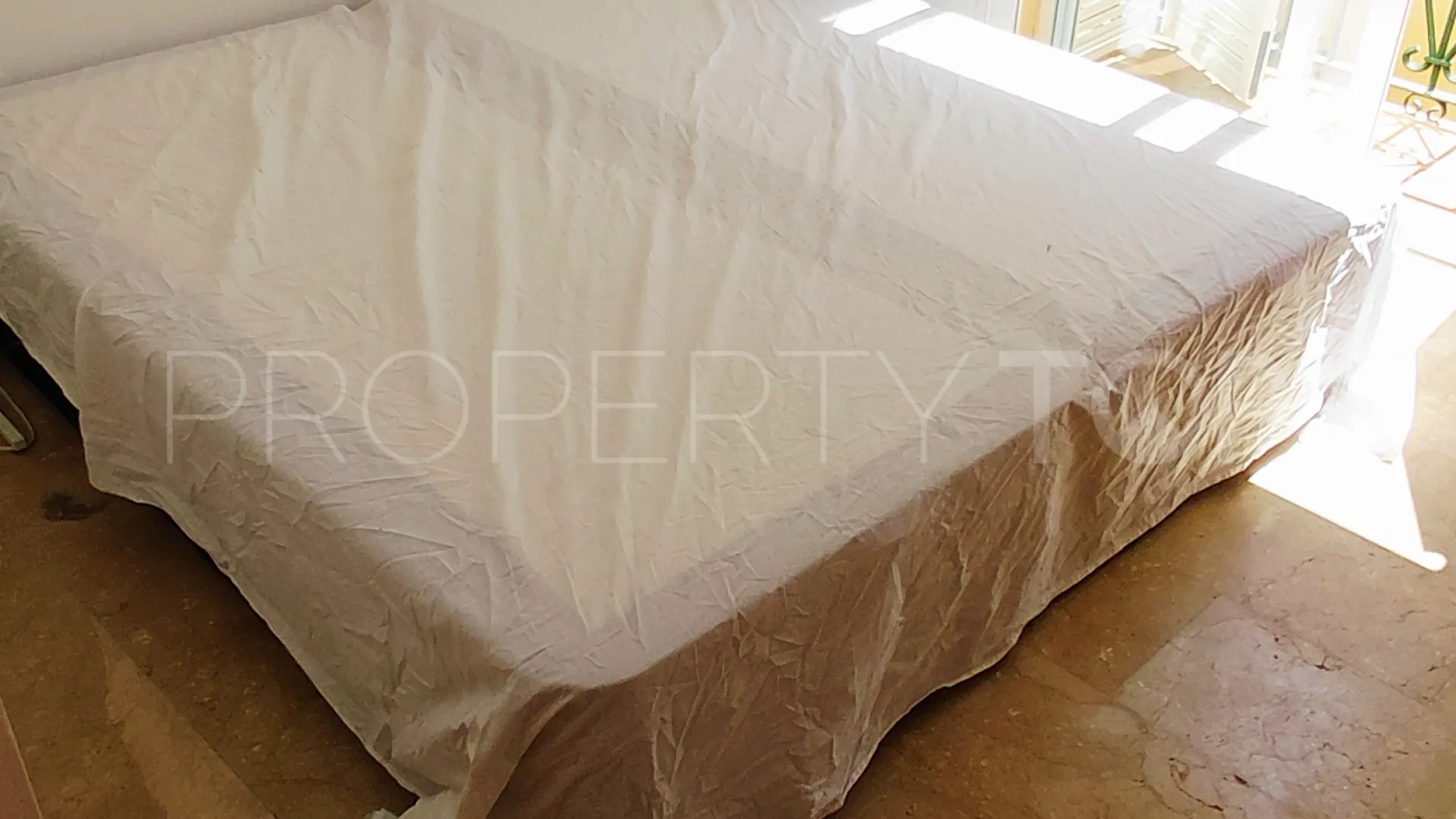 Town house for sale in Condes de Iza with 4 bedrooms