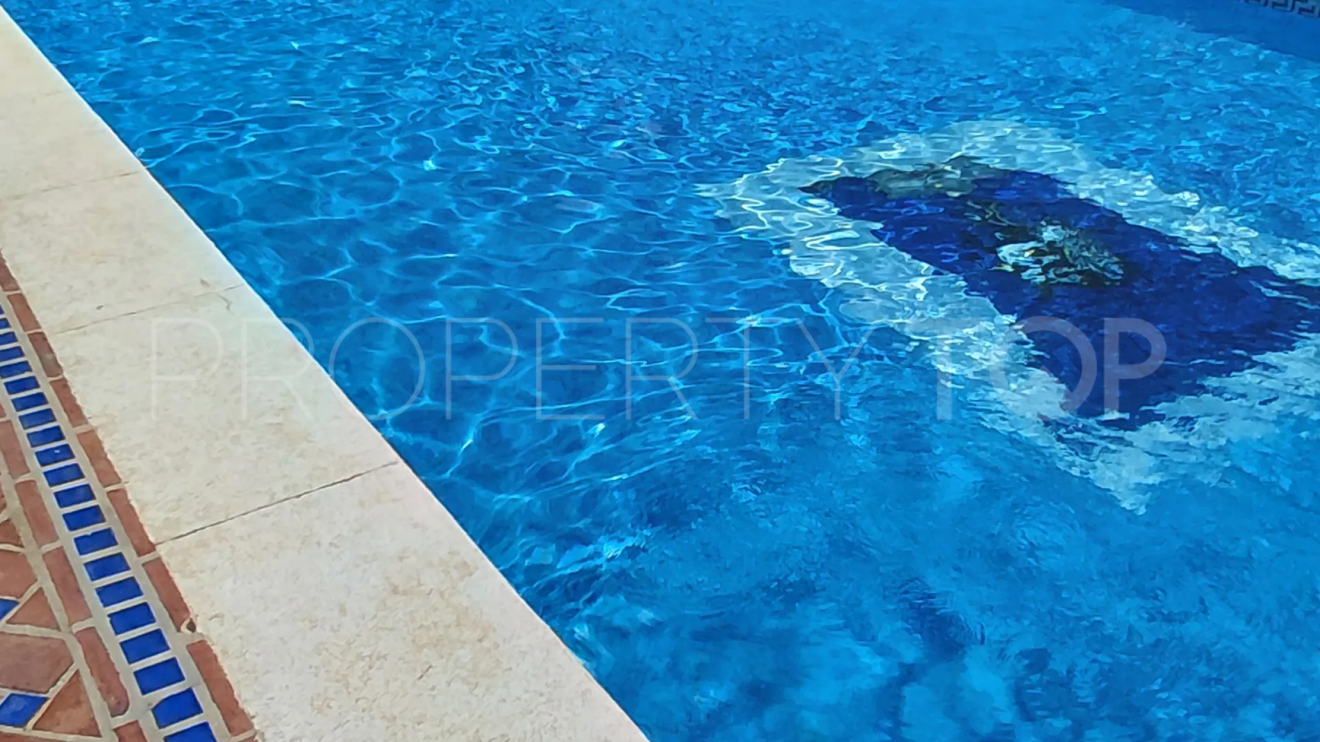 Town house for sale in Condes de Iza with 4 bedrooms