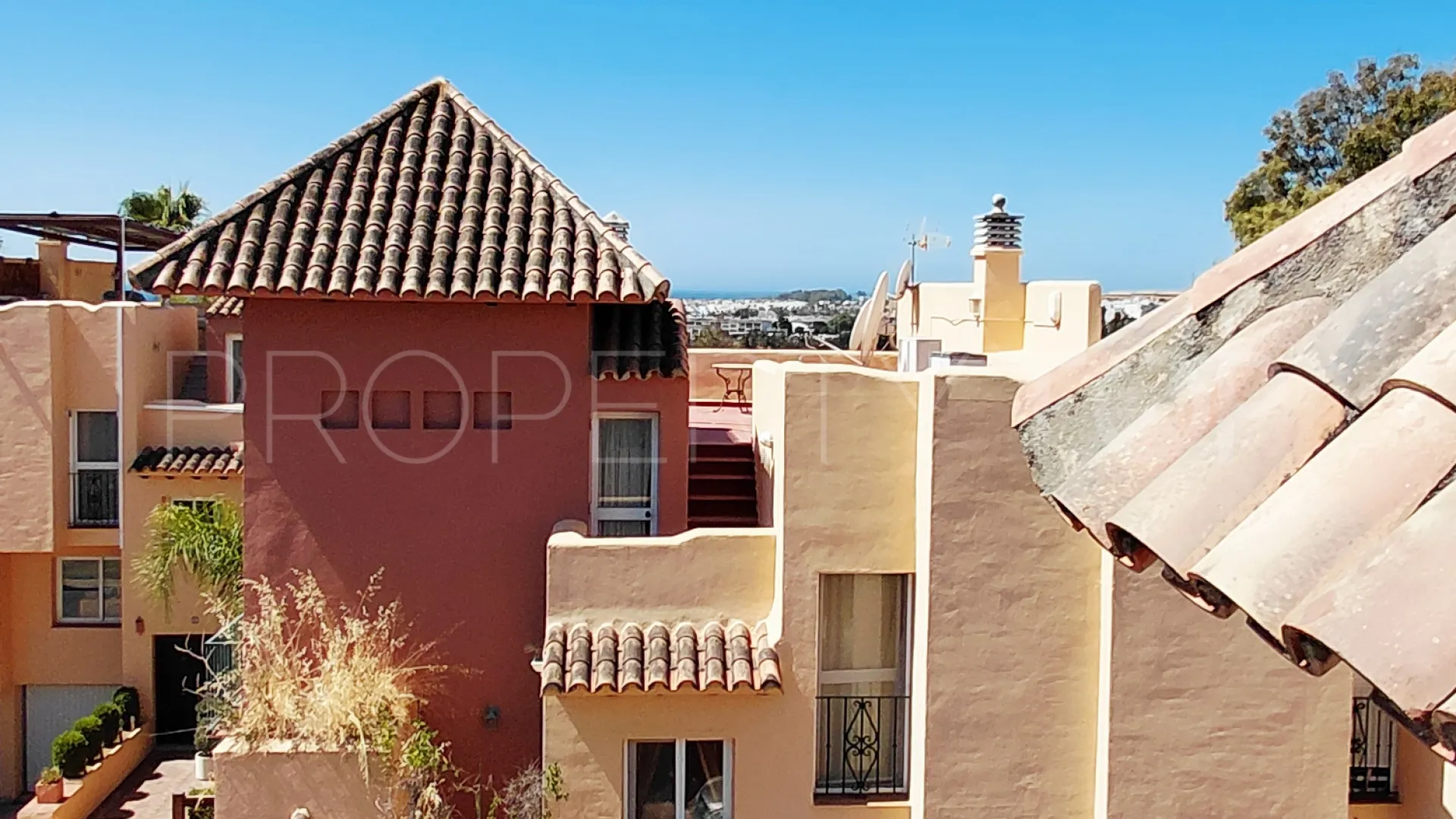 Town house for sale in Condes de Iza with 4 bedrooms
