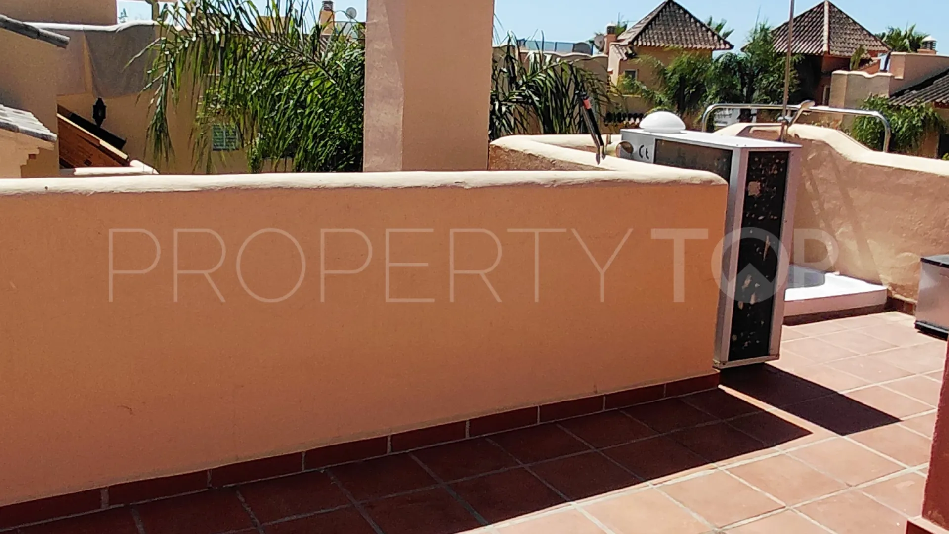 Town house for sale in Condes de Iza with 4 bedrooms