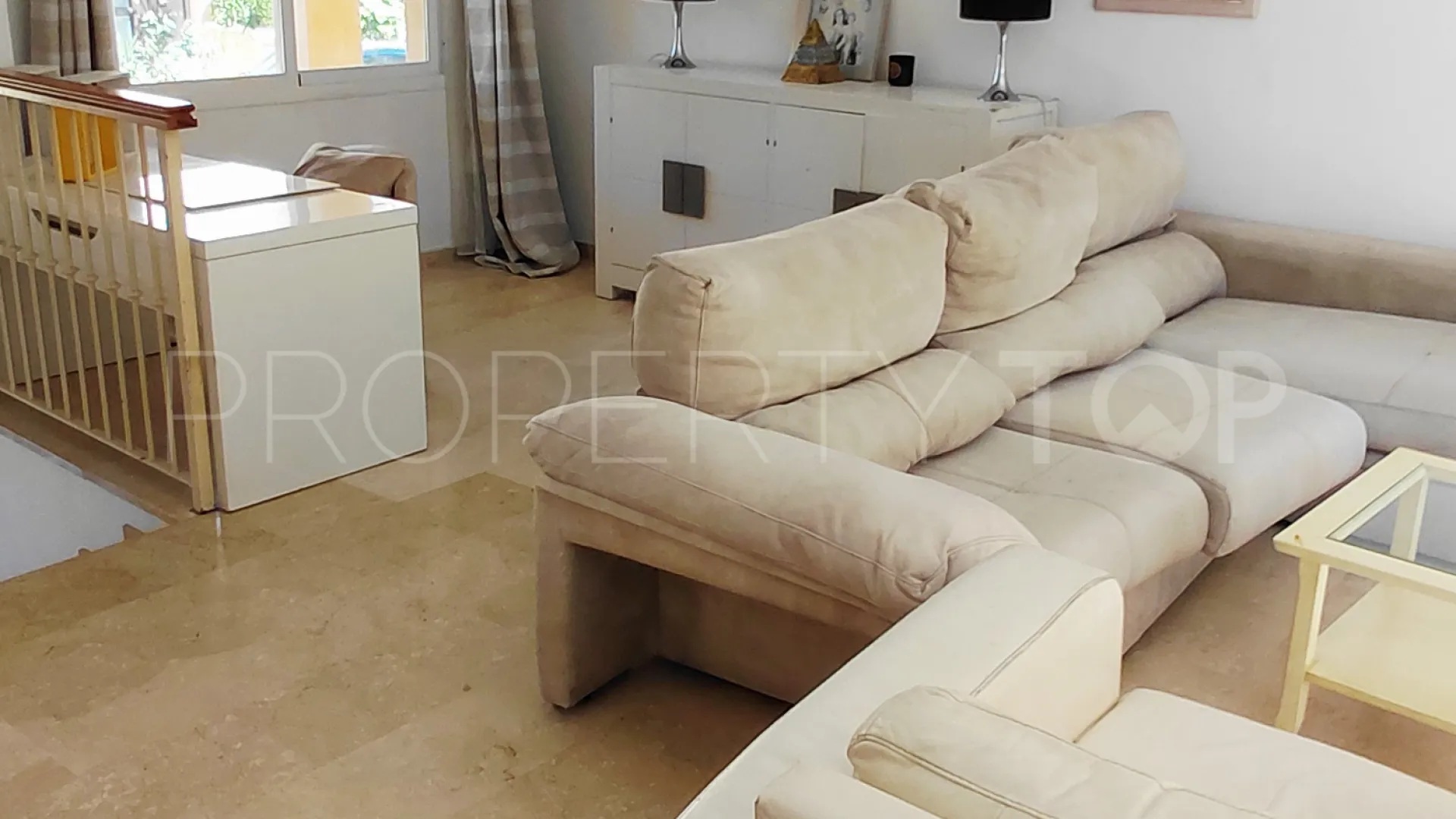Town house for sale in Condes de Iza with 4 bedrooms