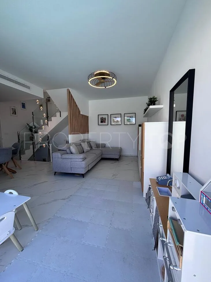For sale Villamartin villa with 5 bedrooms